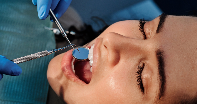 جراجة الوجه والفكين في ميرال لطب الأسنان